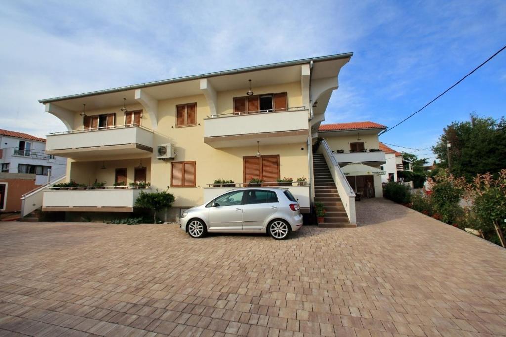 Apartments With A Parking Space Sukosan, Zadar - 16641 المظهر الخارجي الصورة