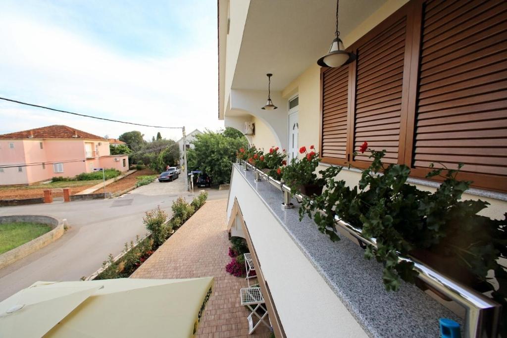 Apartments With A Parking Space Sukosan, Zadar - 16641 المظهر الخارجي الصورة
